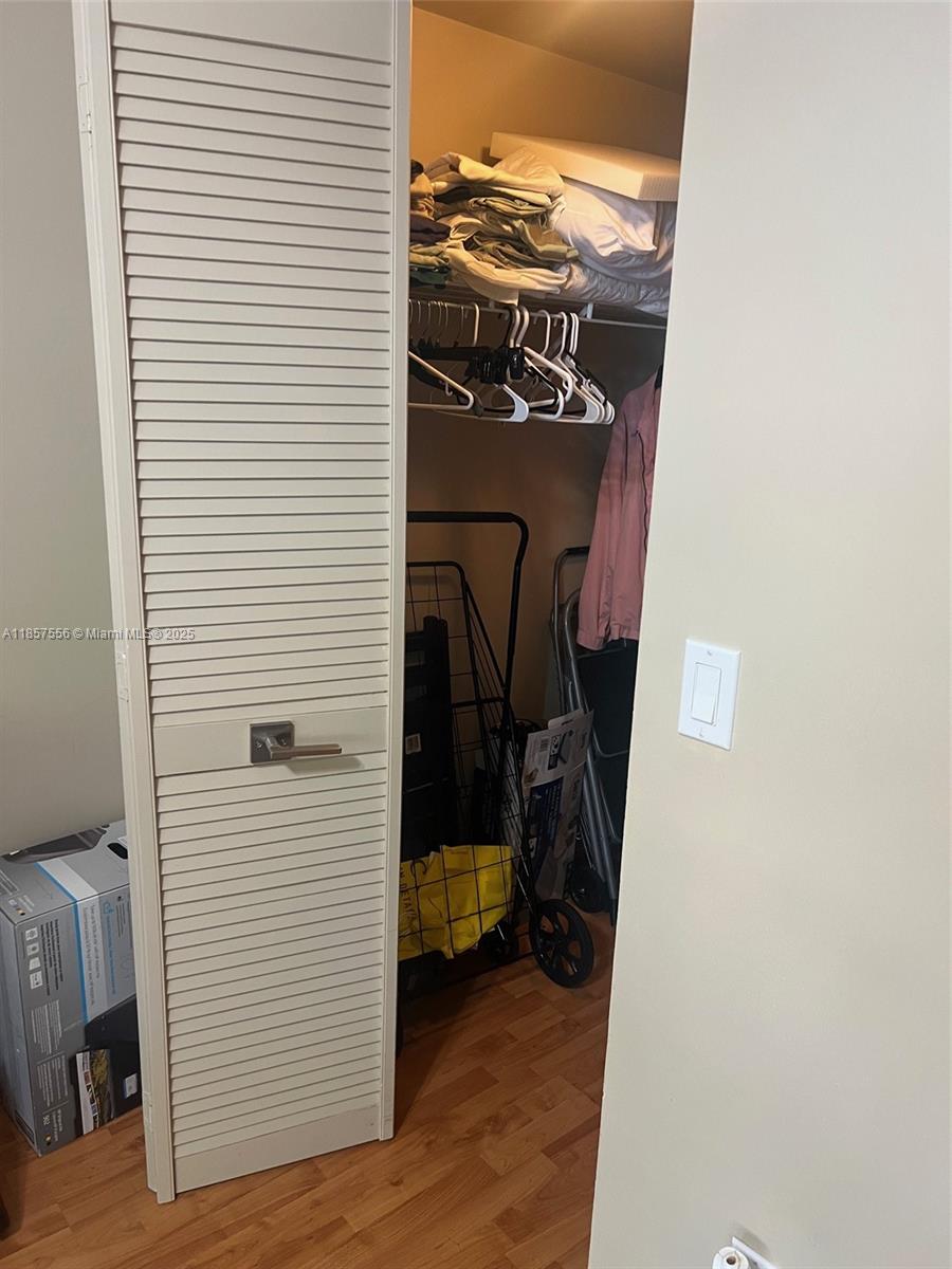 THE YACHT CLUB AT AVENTUR - Residential