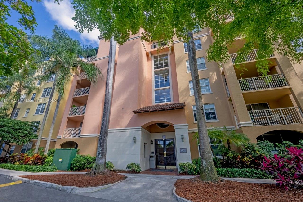 THE YACHT CLUB AT AVENTUR - Residential