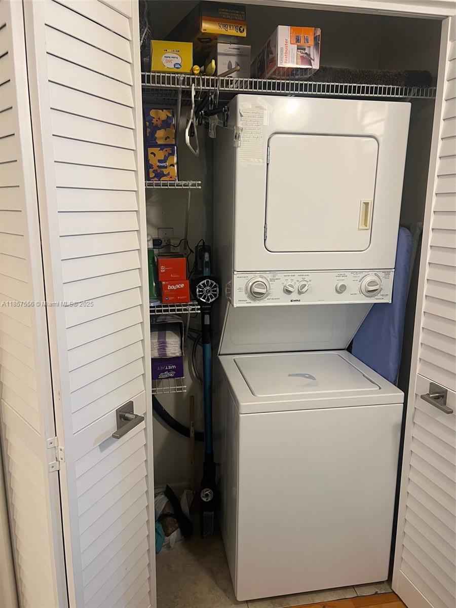 THE YACHT CLUB AT AVENTUR - Residential