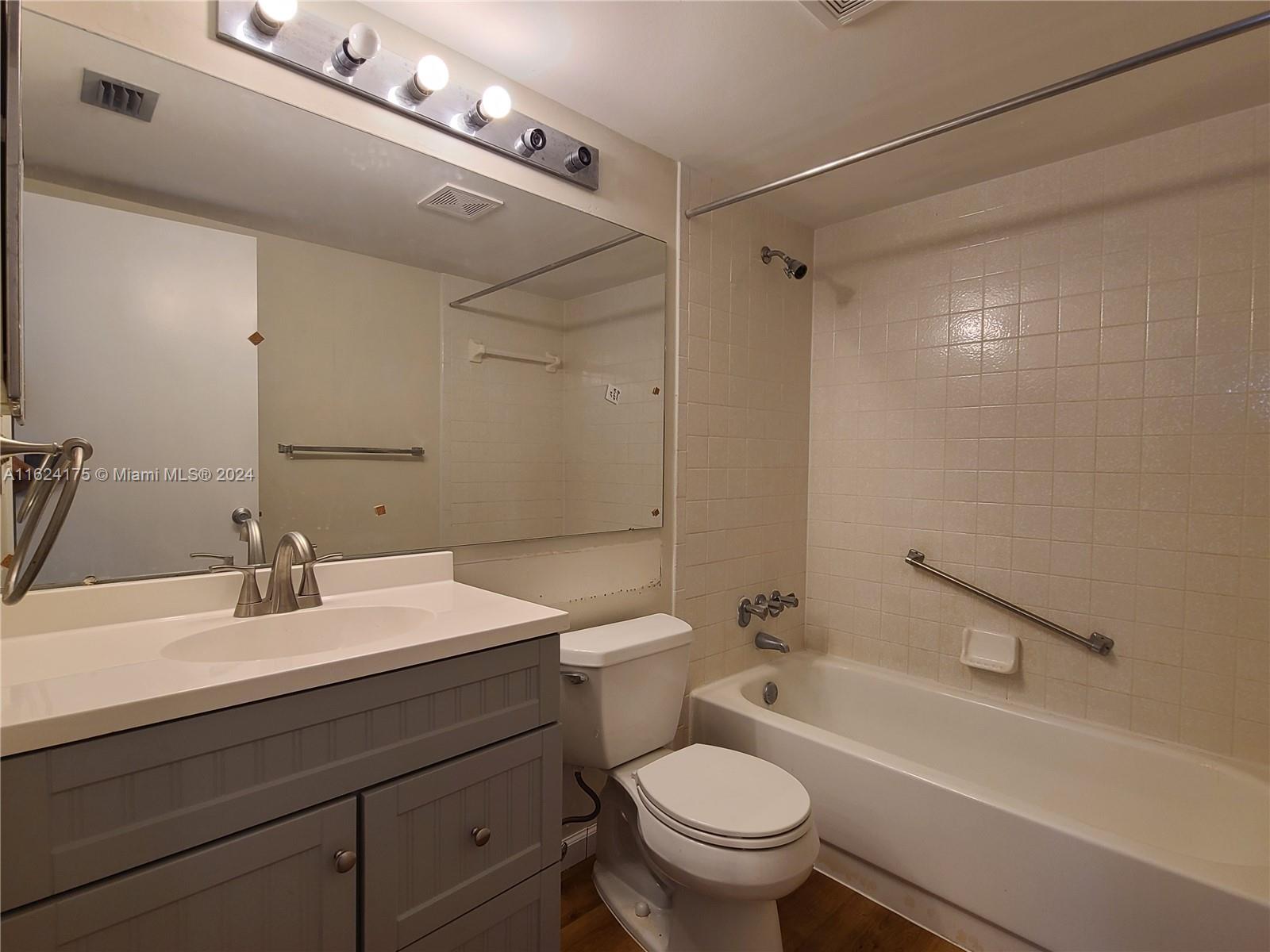 PINE RIDGE NORTH VILLAGE - Residential Lease