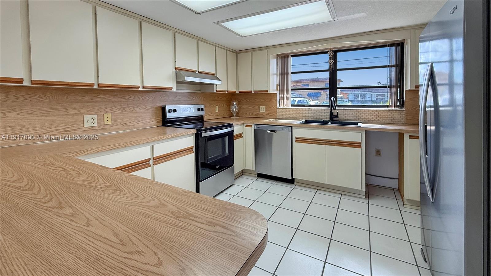 BIRD ROAD HIGHLANDS - Residential Lease