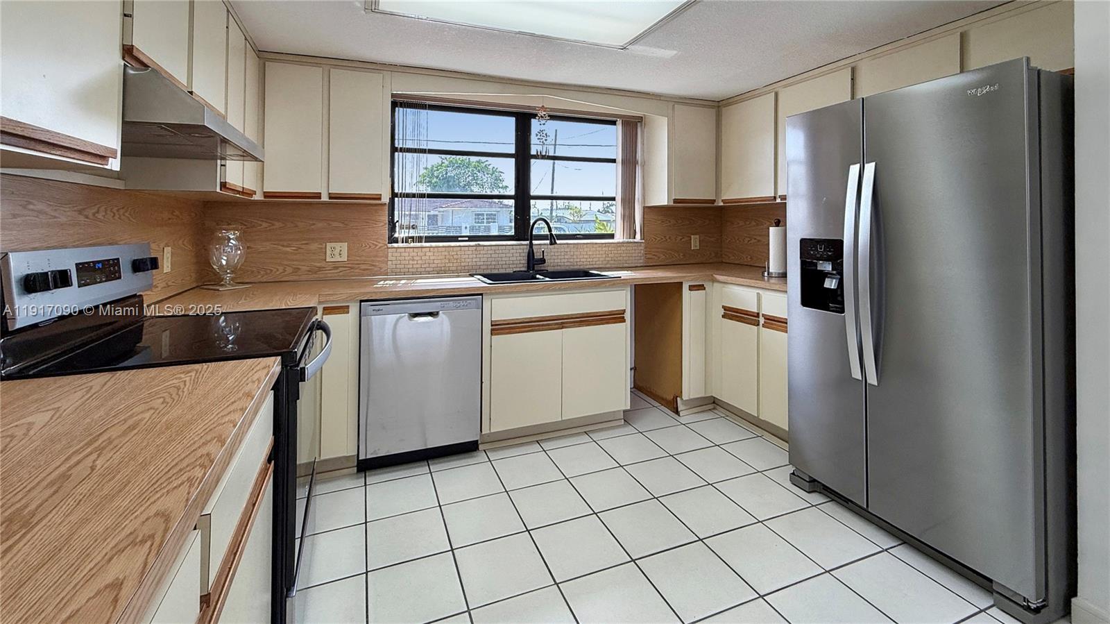 BIRD ROAD HIGHLANDS - Residential Lease