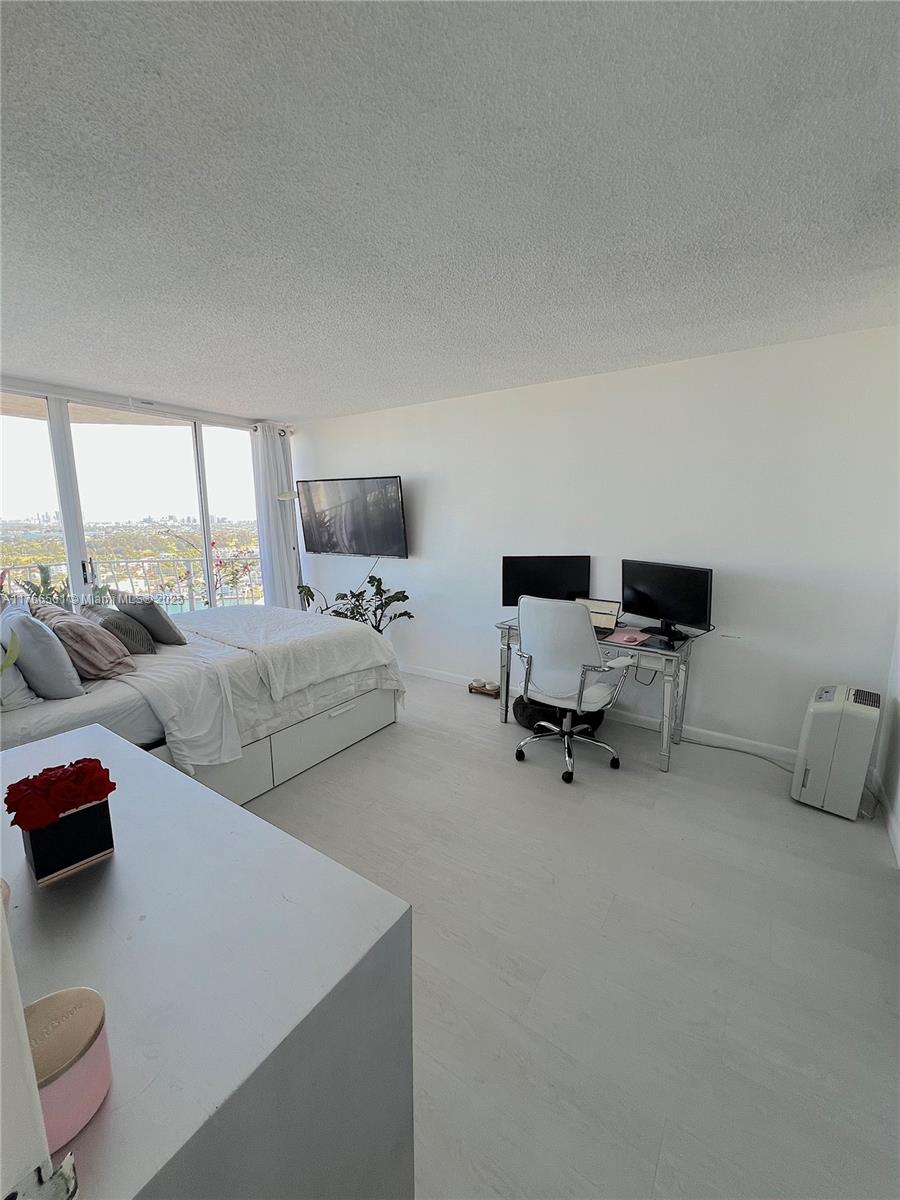 7601 E Treasure Dr 2412