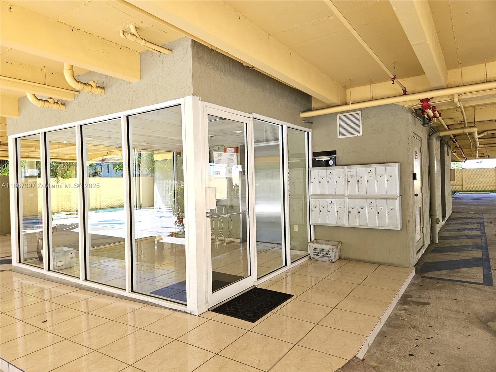 RIVER WEST CONDO - Residential Lease