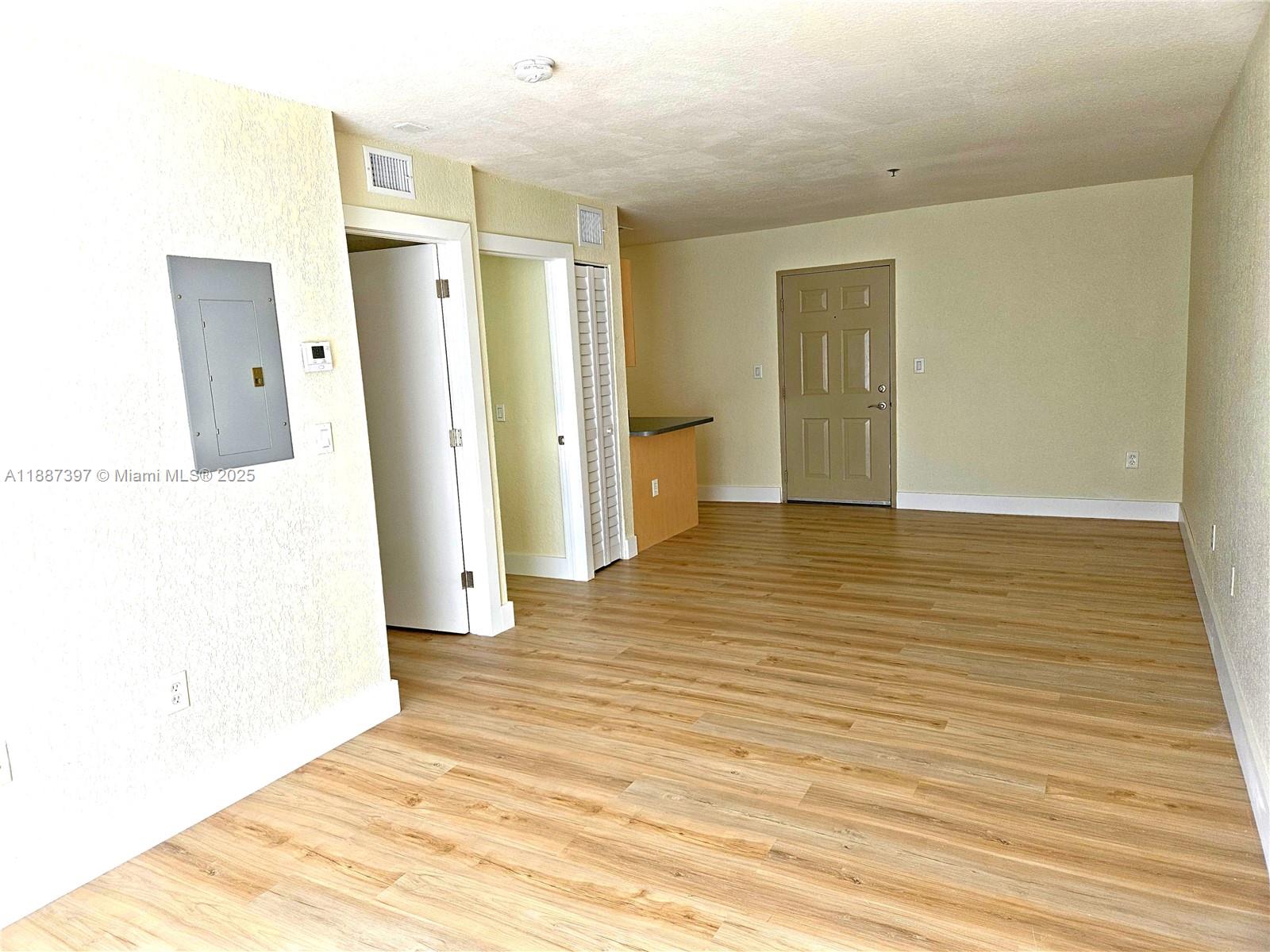 RIVER WEST CONDO - Residential Lease