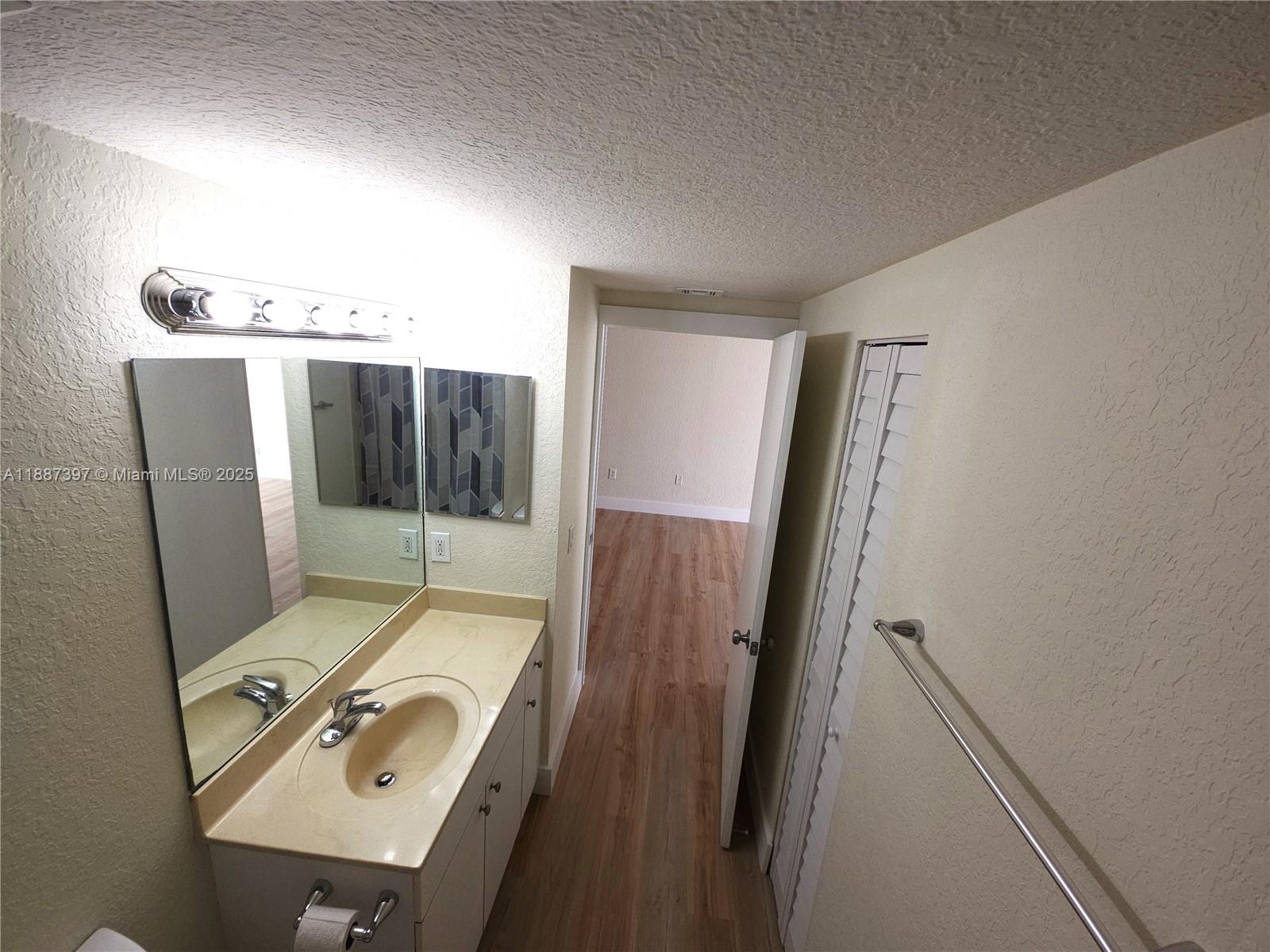 RIVER WEST CONDO - Residential Lease