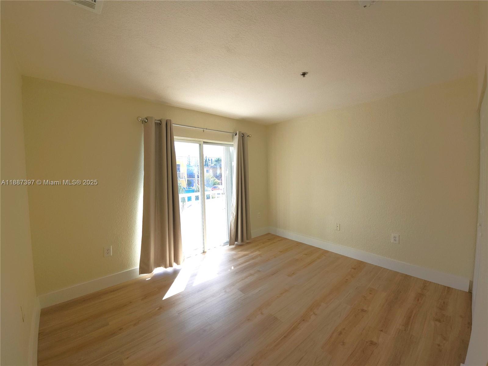 RIVER WEST CONDO - Residential Lease