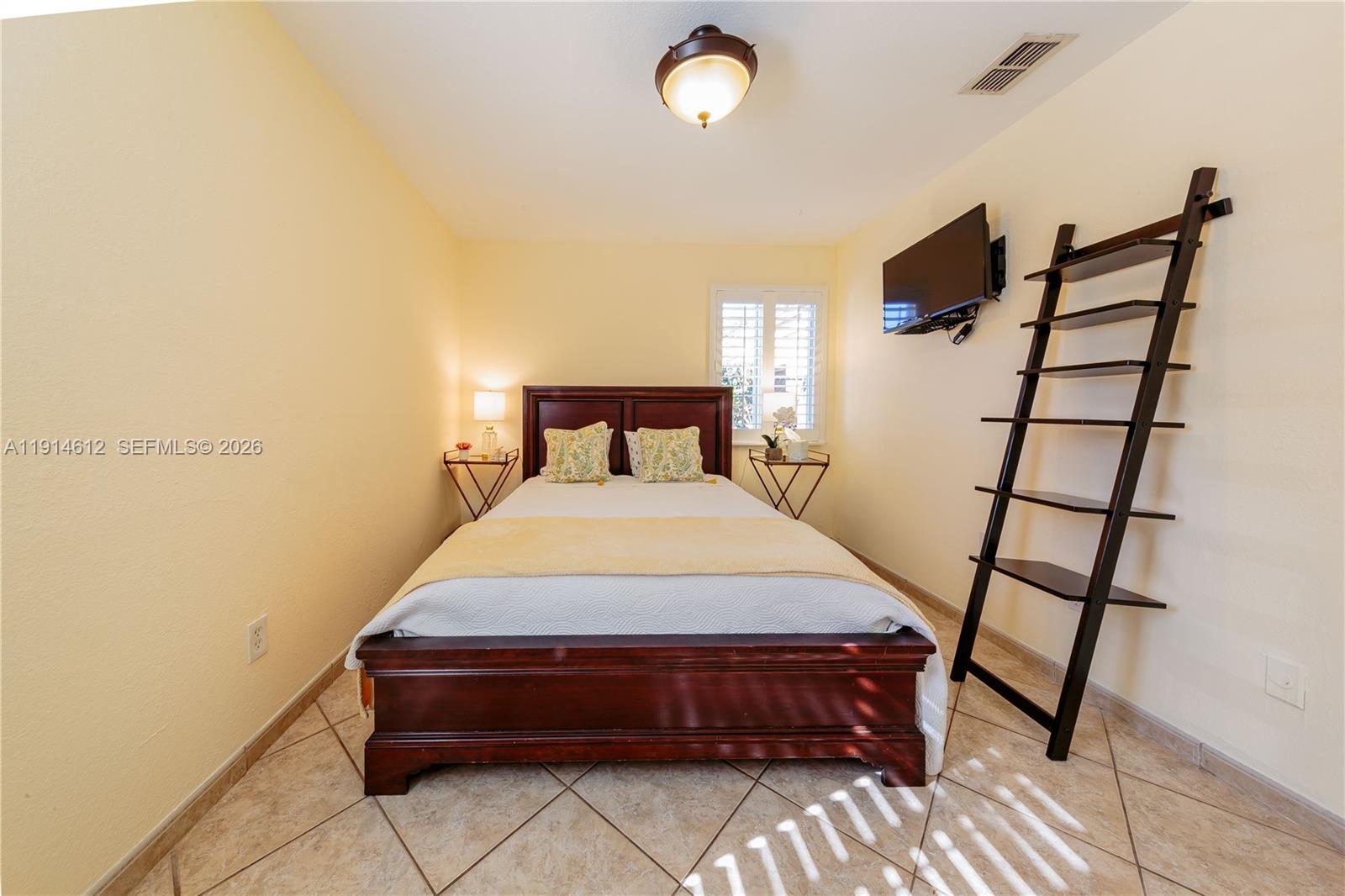 WEITZER SHAUNA MEADOWS - Residential