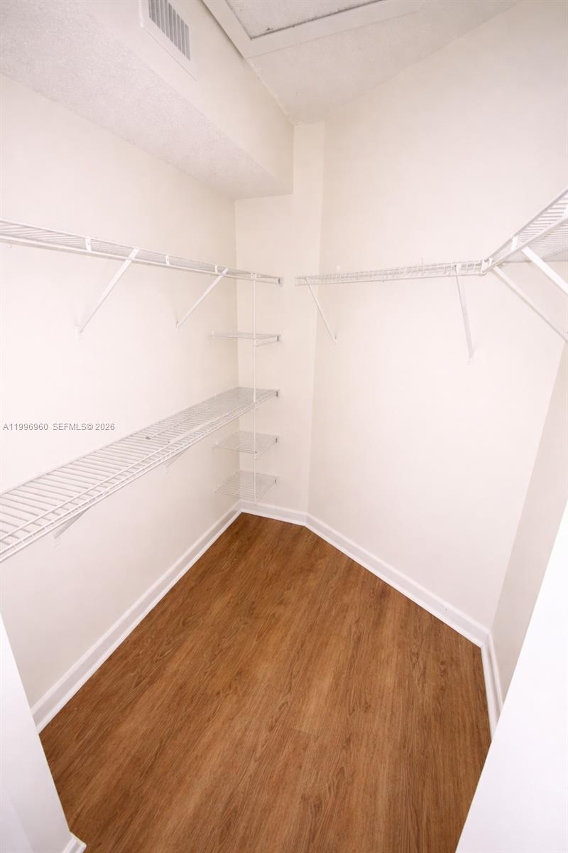 VISCONTI CONDO - Residential Lease