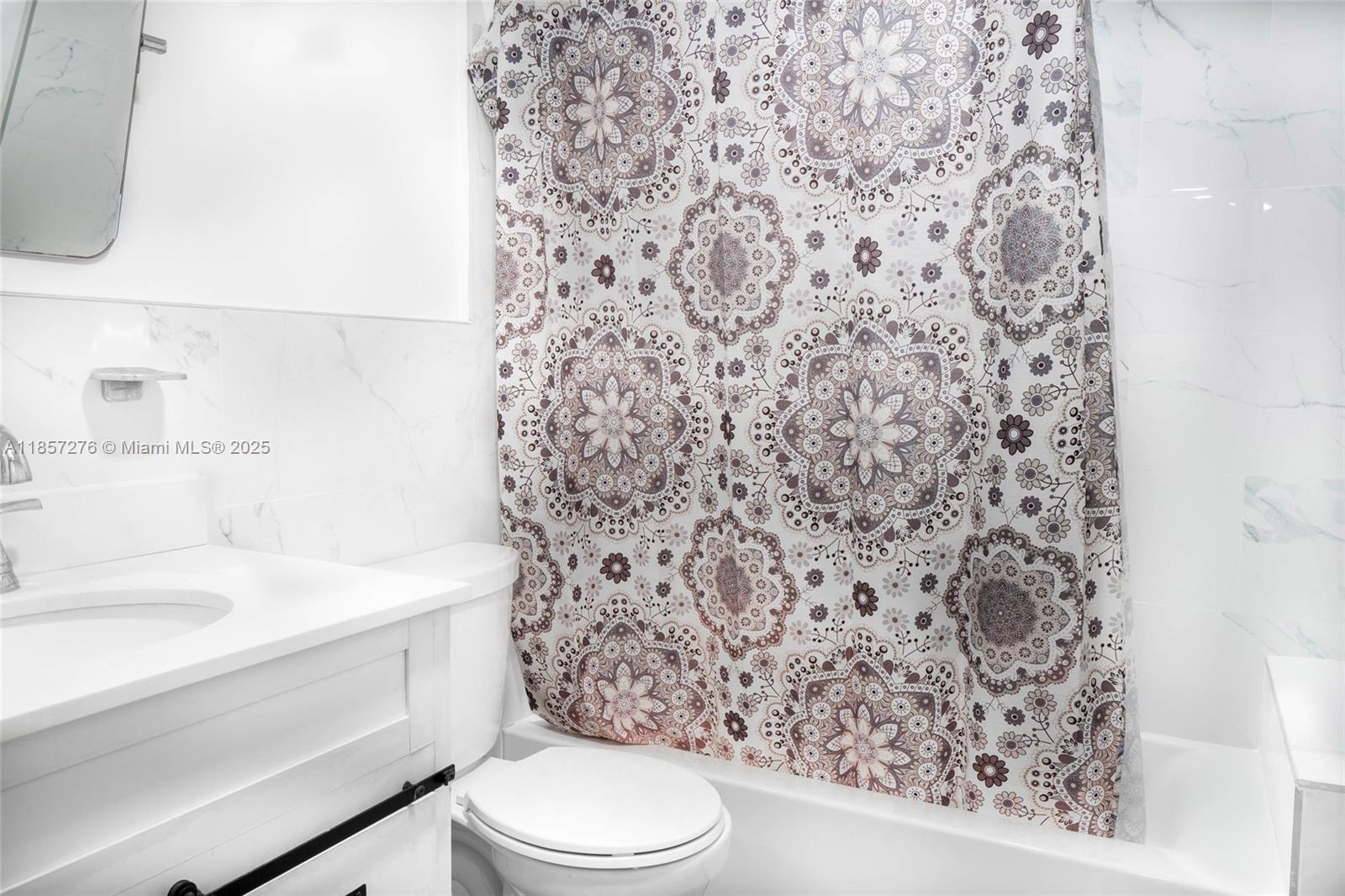 QUATRAINE CONDO III - Residential Lease