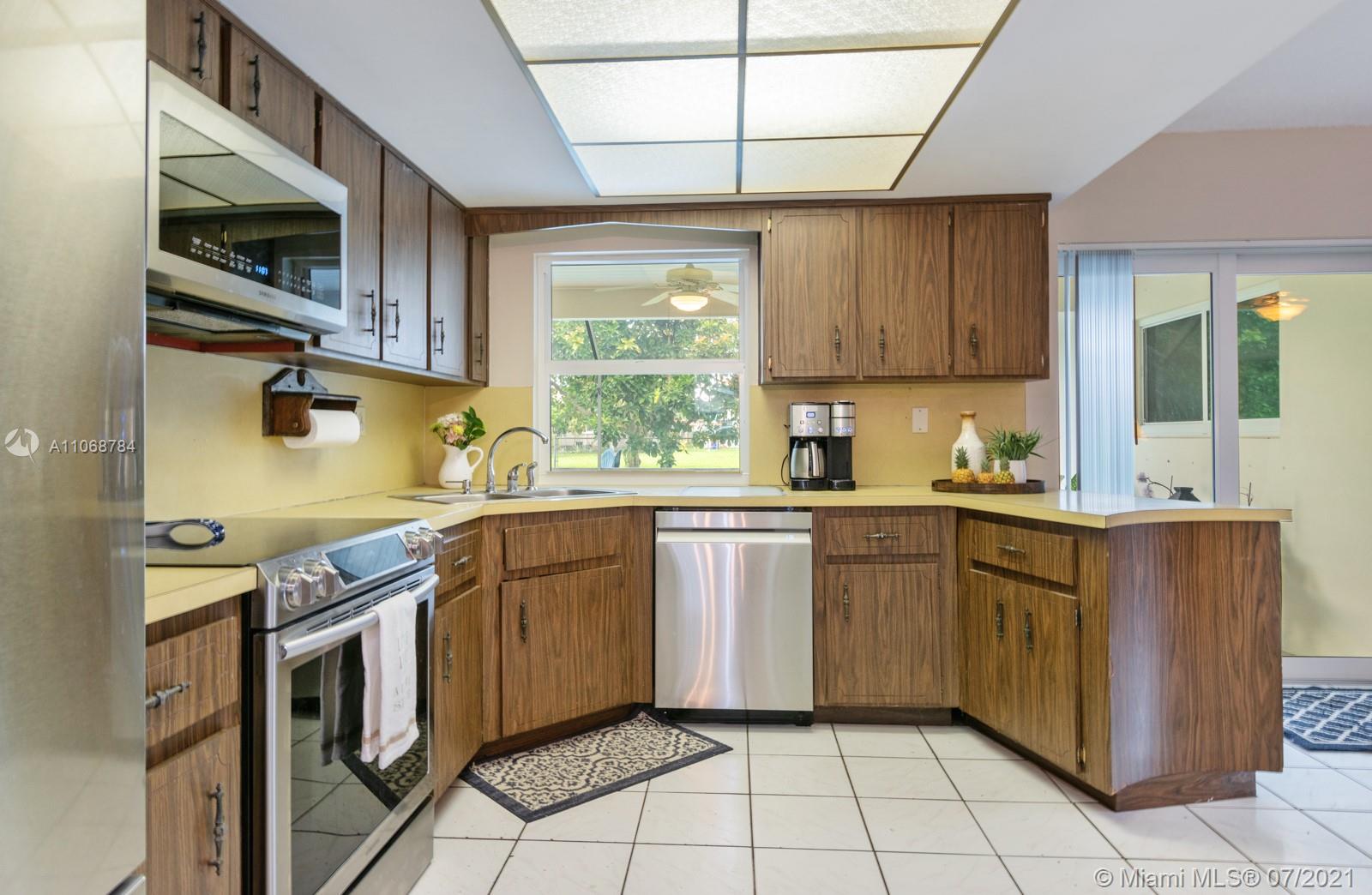 MIRROR LAKE ESTATES SEC 9 - Residential