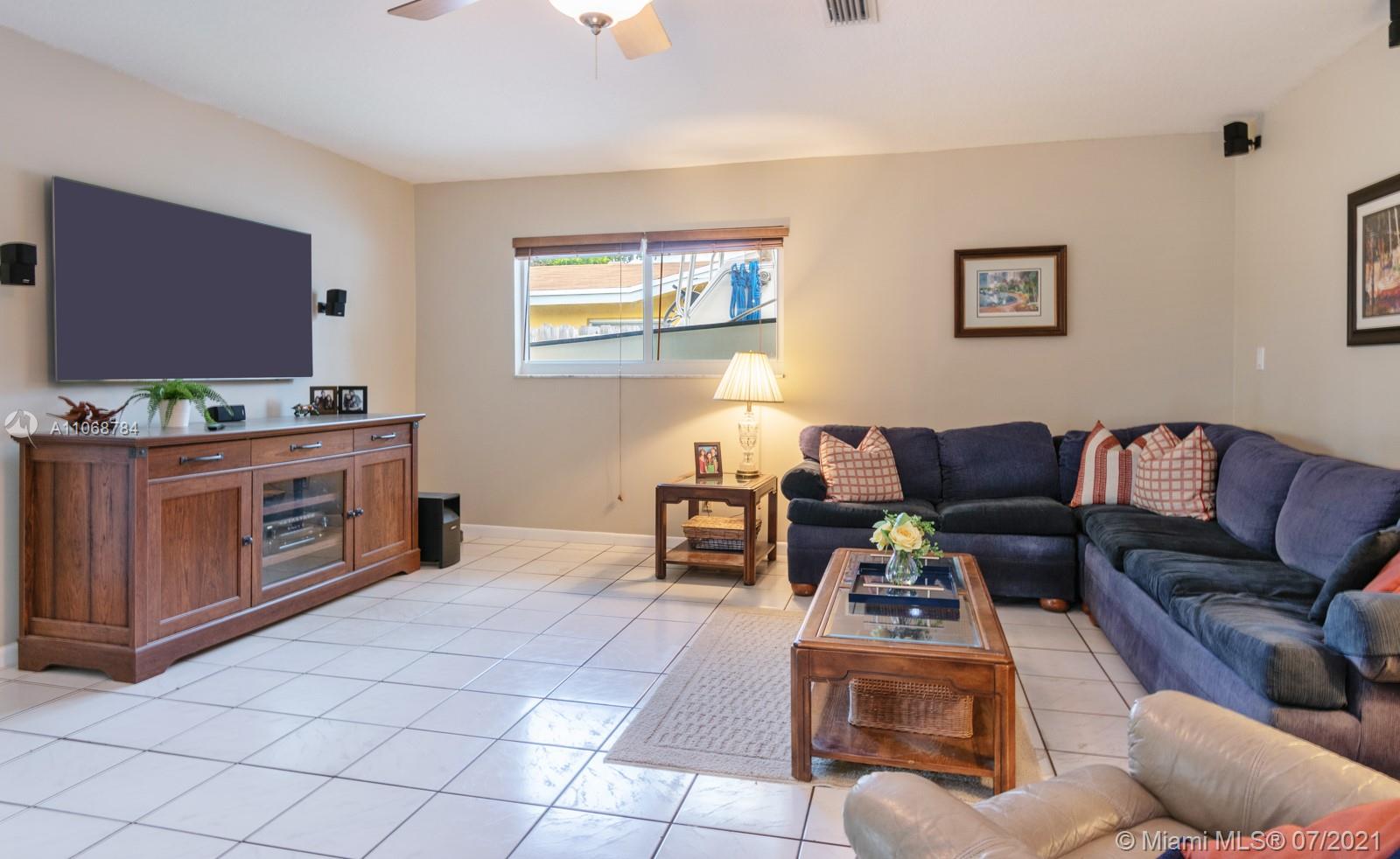 MIRROR LAKE ESTATES SEC 9 - Residential