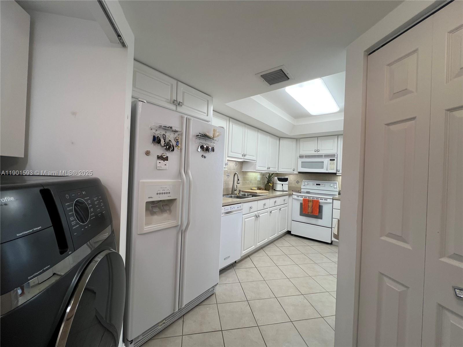 BRICKELL KEY ONE CONDO - Residential