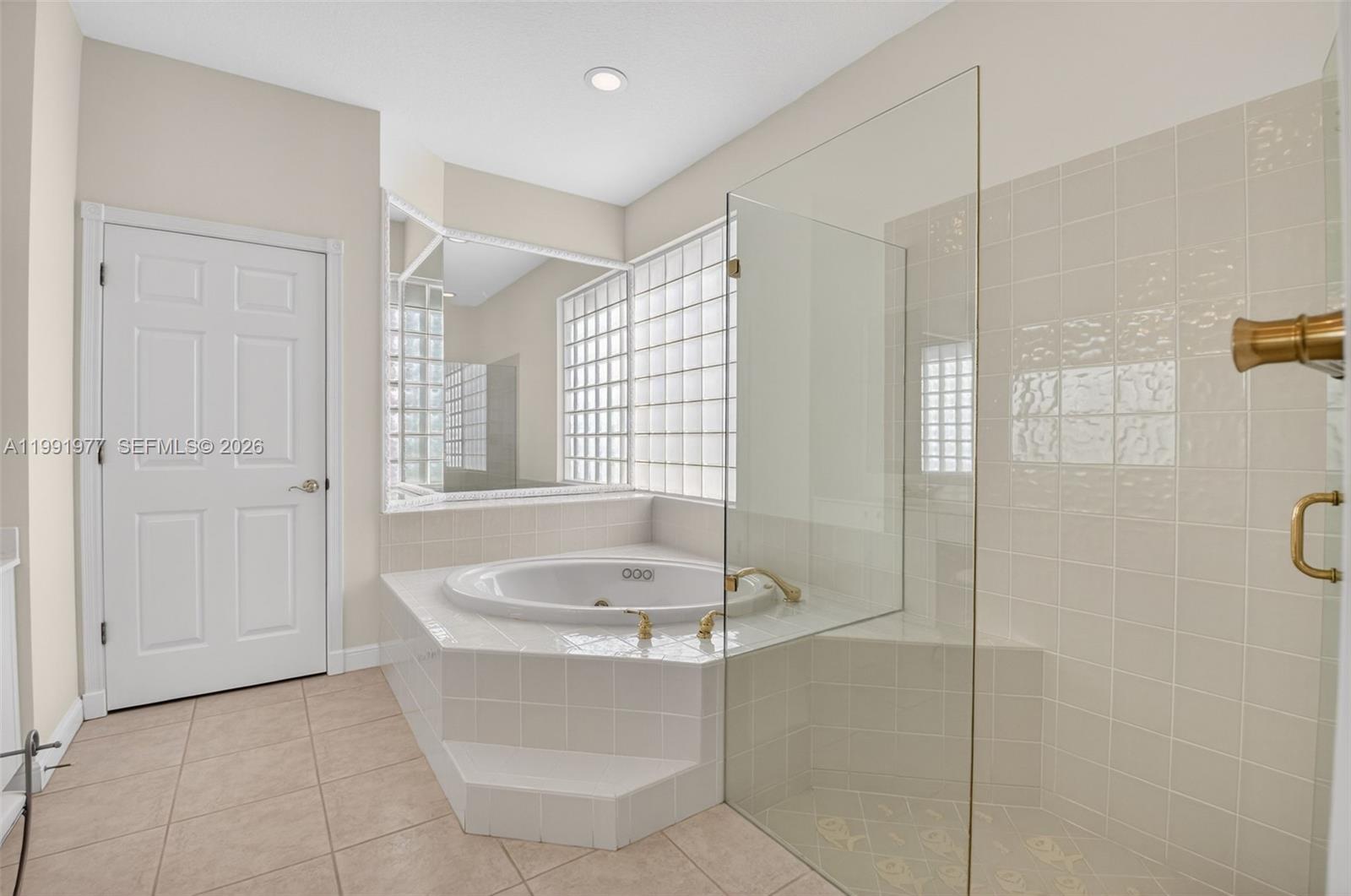 POLO TRACE 2 3 - Residential