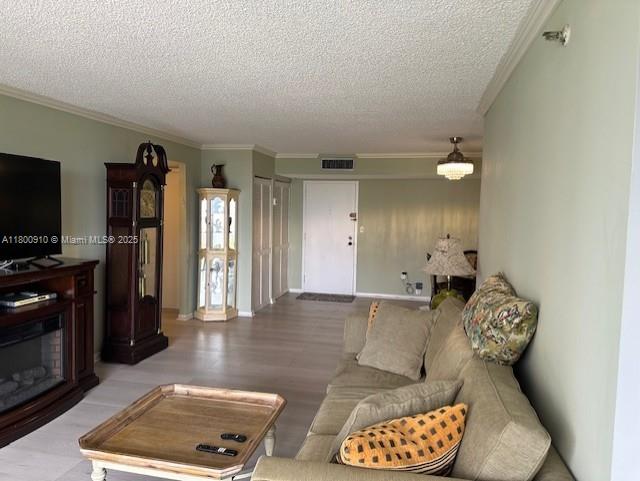 WINSTON TOWERS 600 CONDO - Residential Lease