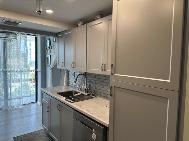 WINSTON TOWERS 600 CONDO - Residential Lease