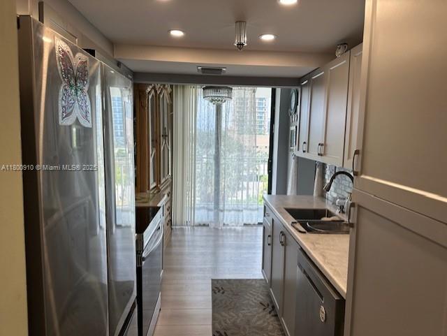 WINSTON TOWERS 600 CONDO - Residential Lease