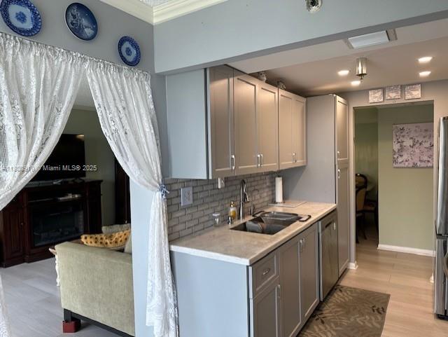 WINSTON TOWERS 600 CONDO - Residential Lease