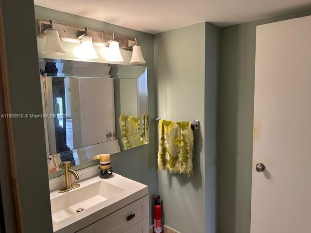 WINSTON TOWERS 600 CONDO - Residential Lease