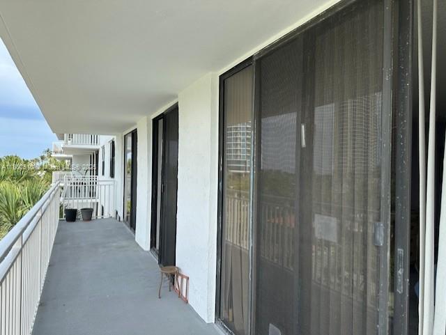 WINSTON TOWERS 600 CONDO - Residential Lease