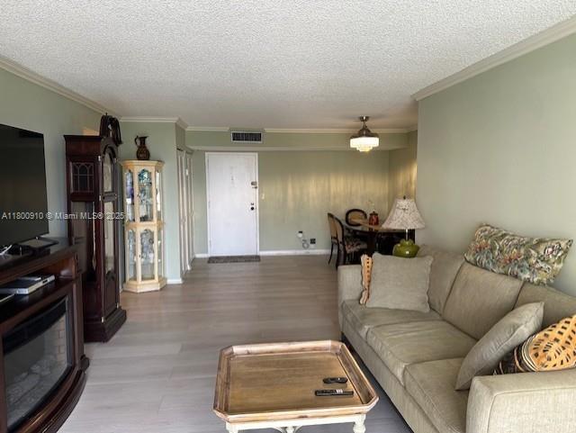 WINSTON TOWERS 600 CONDO - Residential Lease