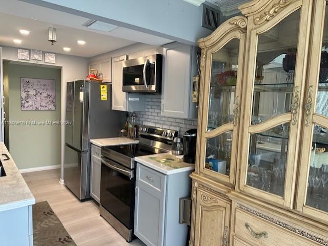 WINSTON TOWERS 600 CONDO - Residential Lease