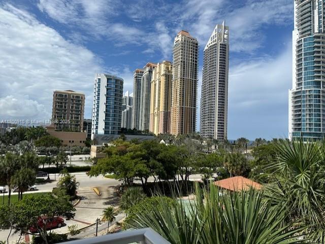 WINSTON TOWERS 600 CONDO - Residential Lease