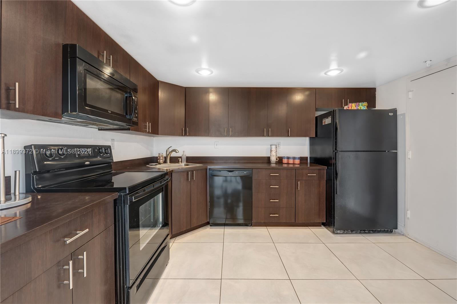 COMMODORE PLAZA CONDO - Residential