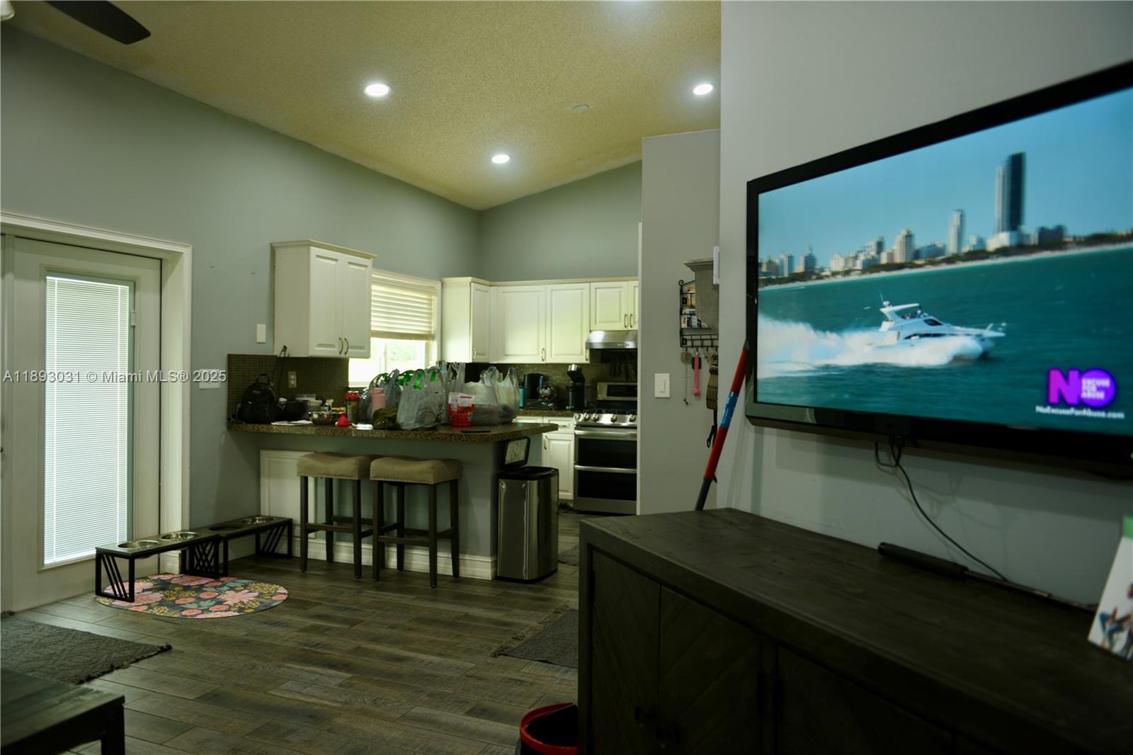 G B ESTATES - Residential