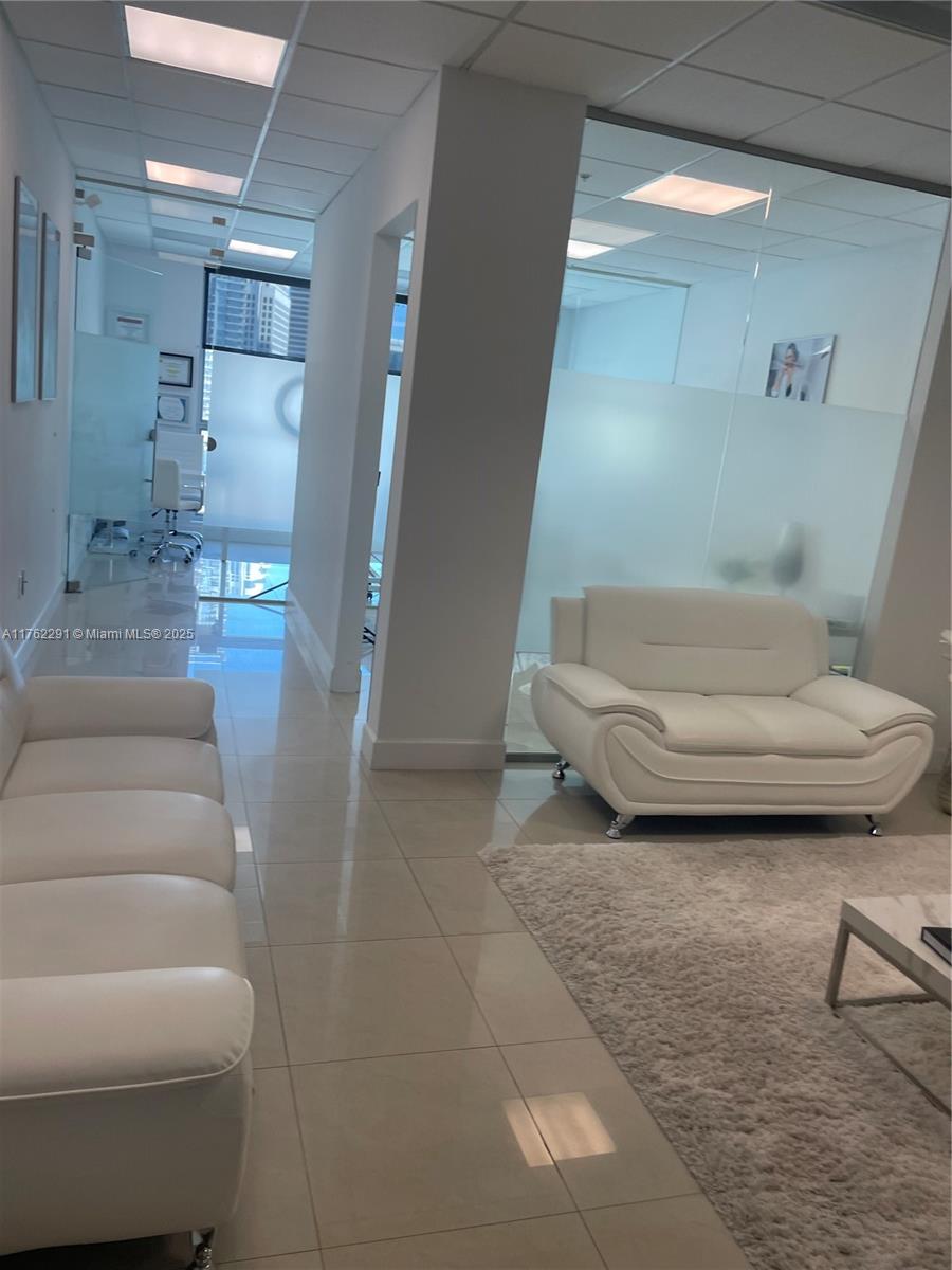 175 SW 7th St 1508