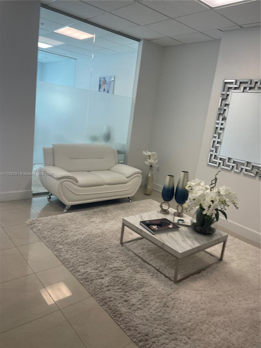 175 SW 7th St 1508