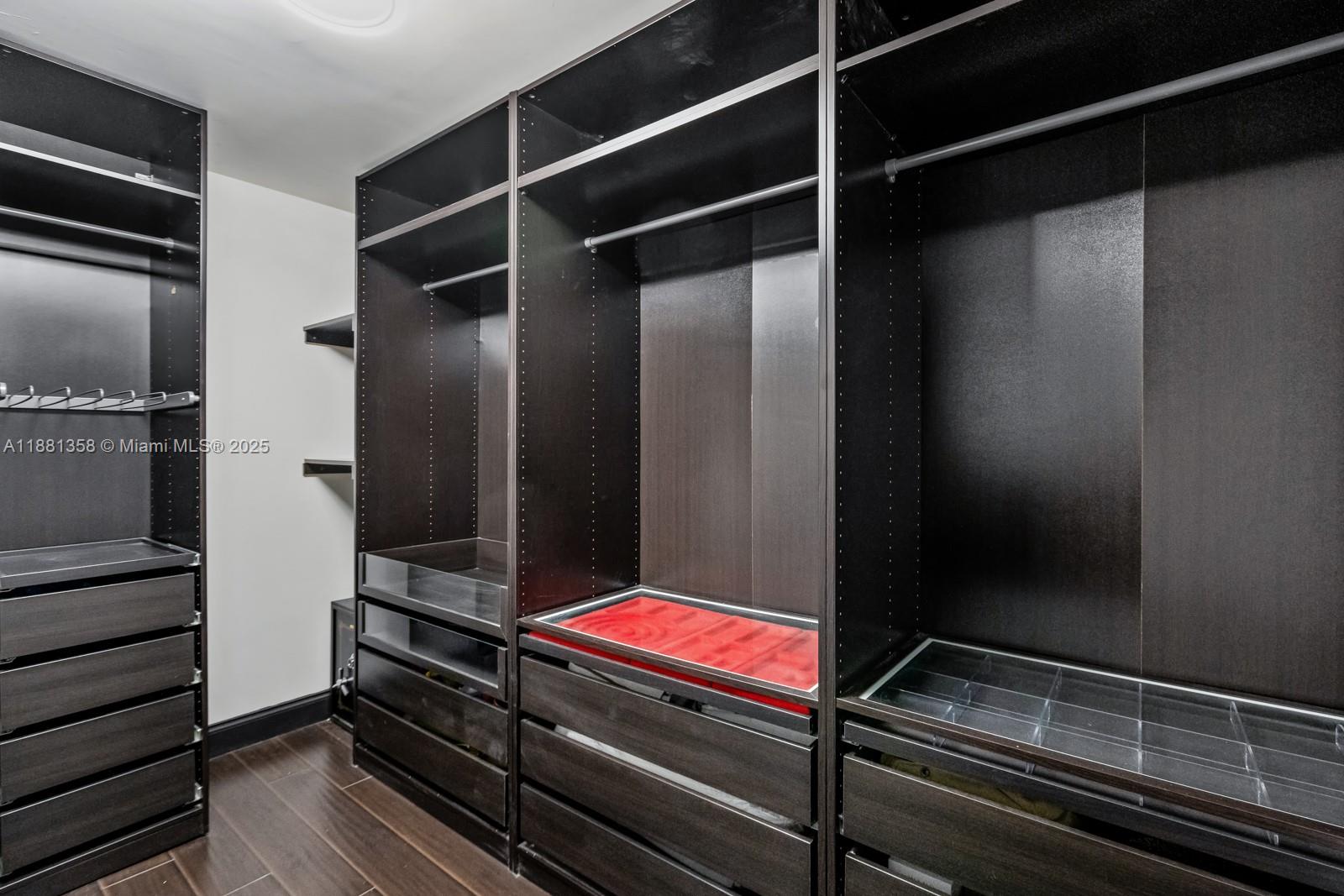 LAKE ESTATES - Residential