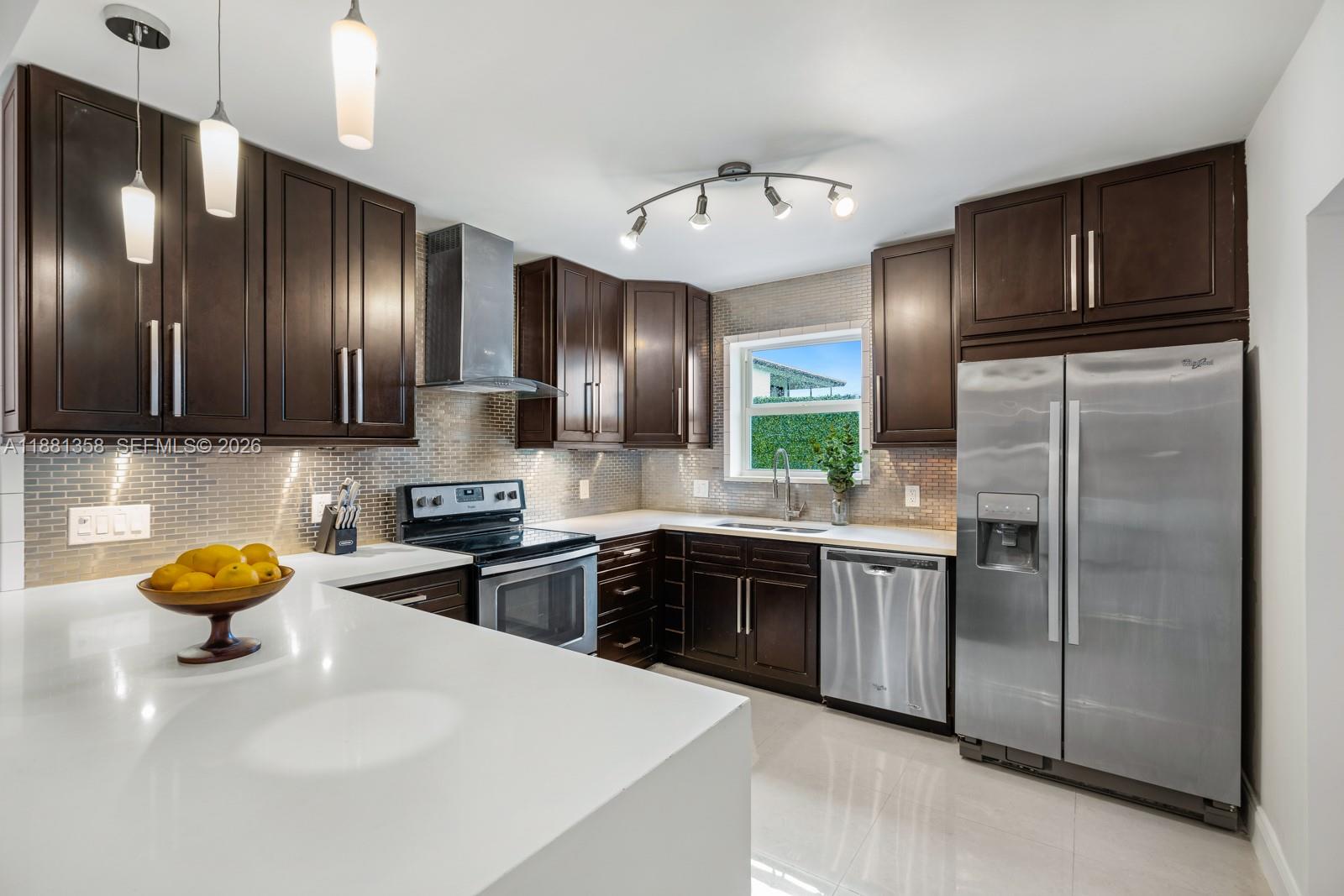 LAKE ESTATES - Residential