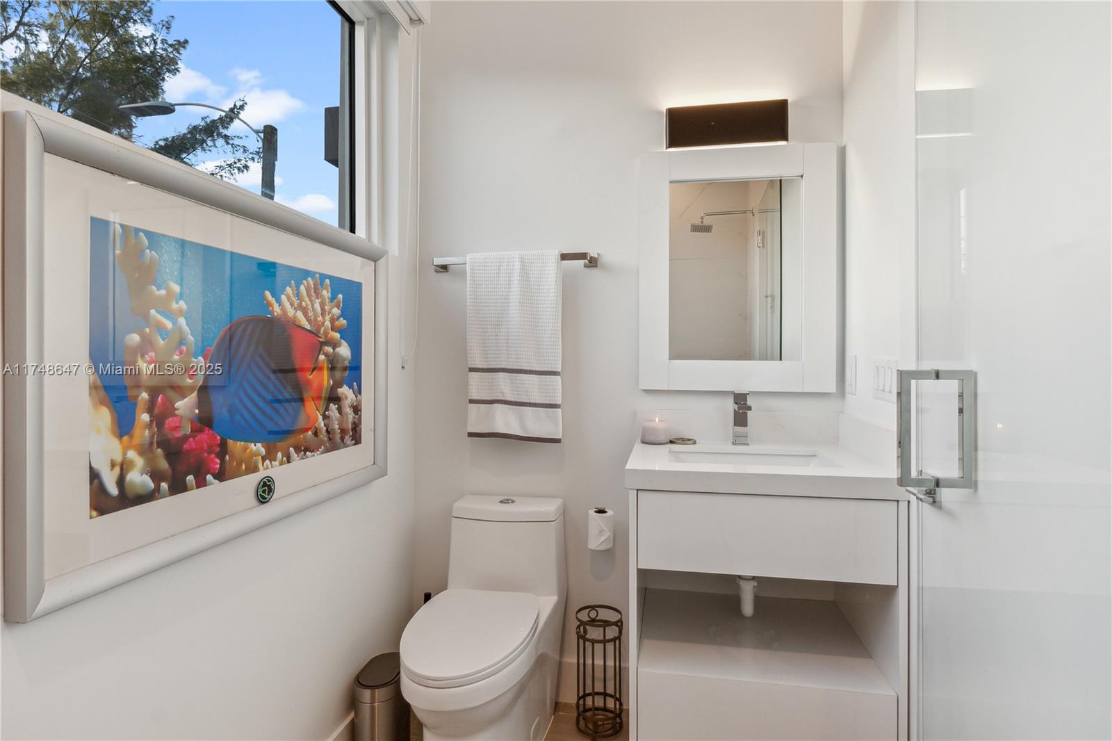 AMND MIAMI SUBURBAN ACRES - Residential Lease