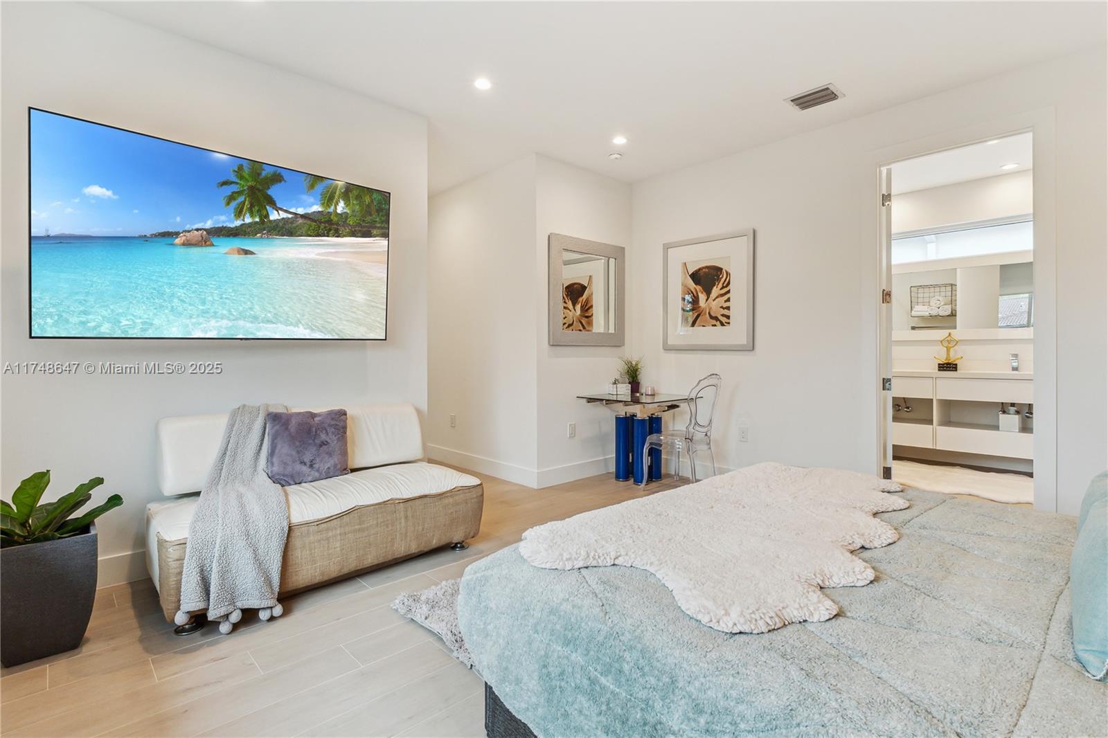 AMND MIAMI SUBURBAN ACRES - Residential Lease