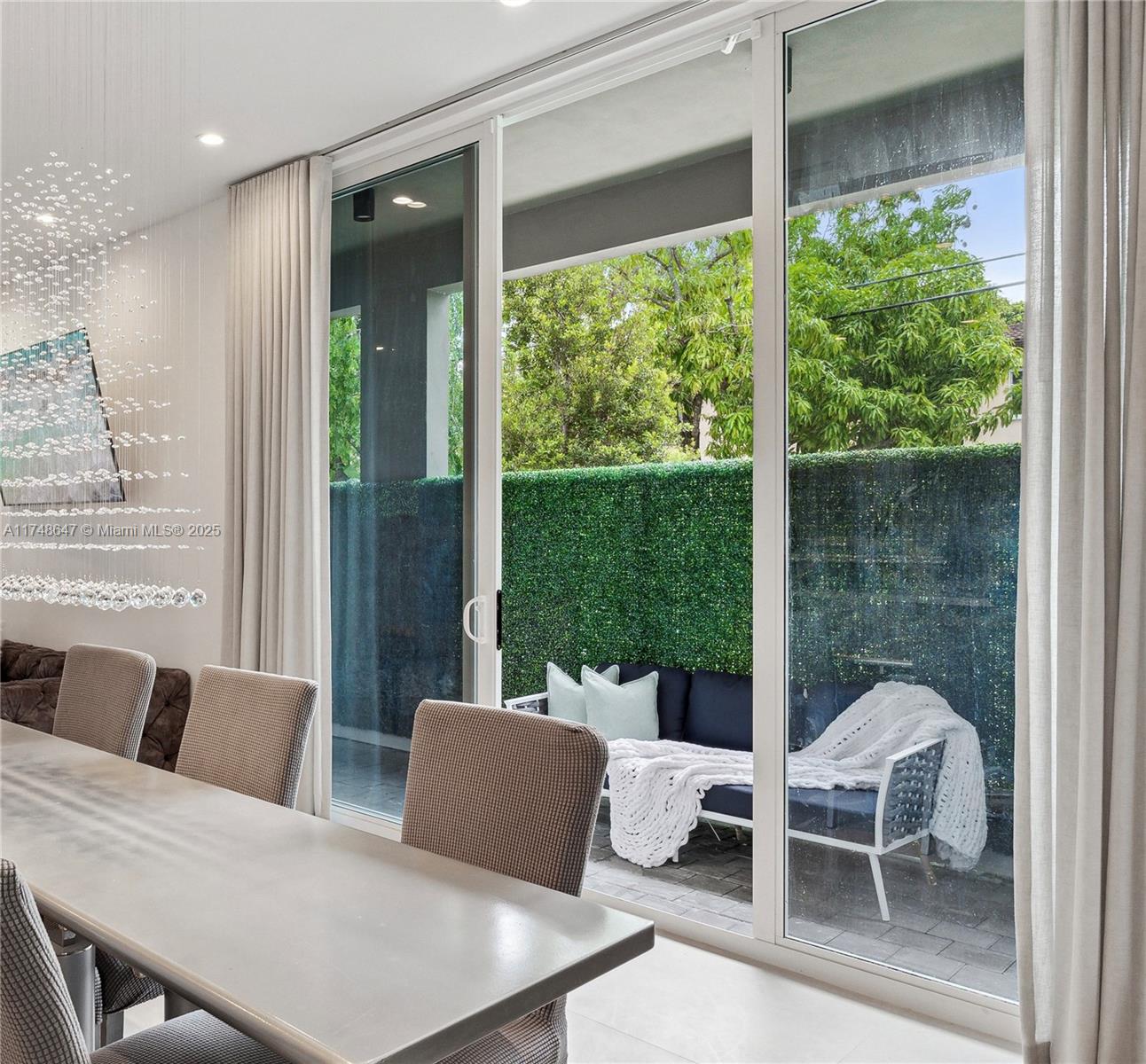 AMND MIAMI SUBURBAN ACRES - Residential Lease