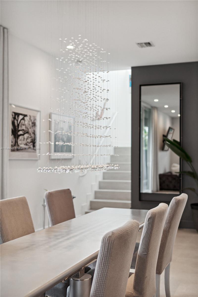 AMND MIAMI SUBURBAN ACRES - Residential Lease