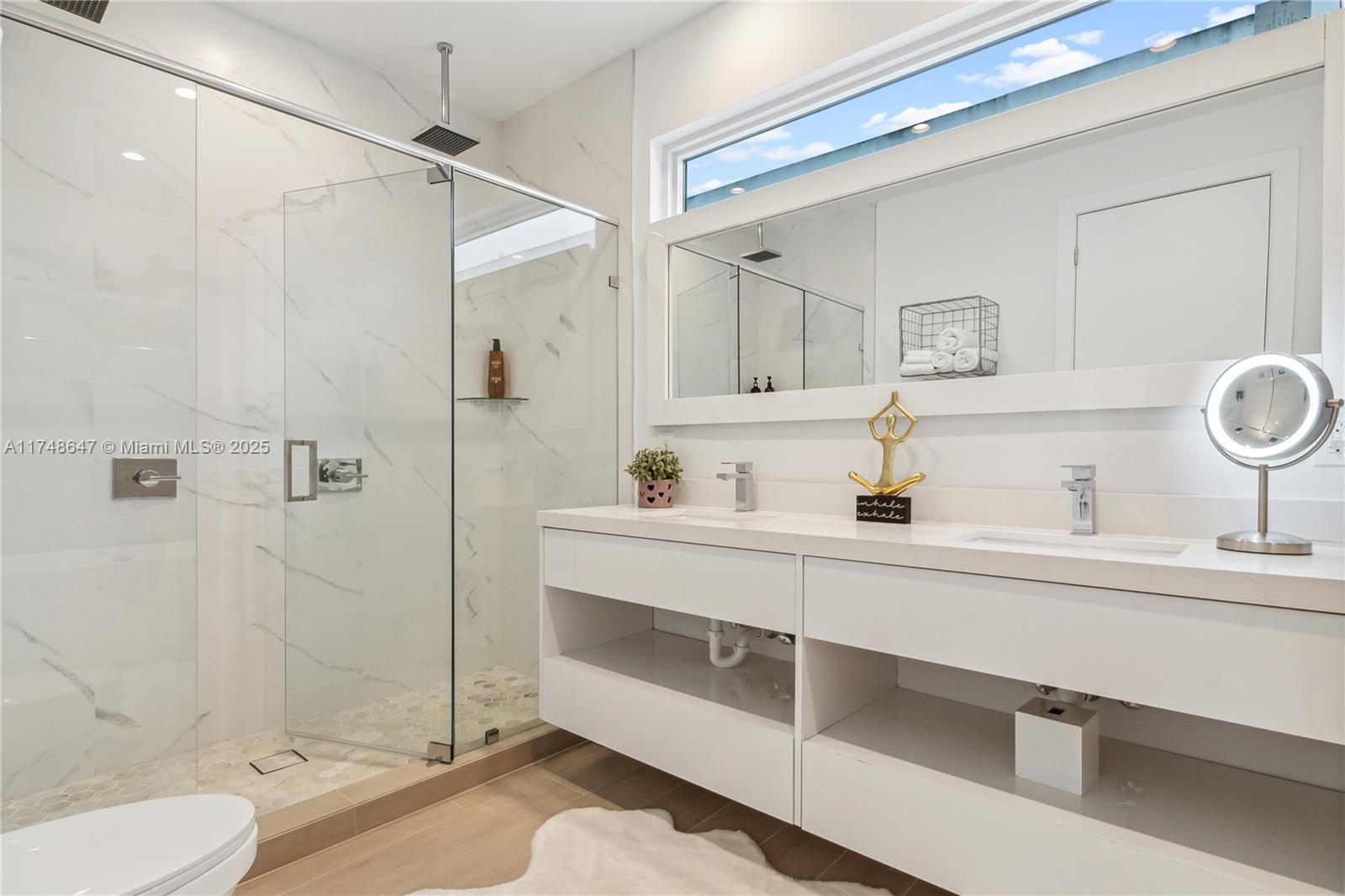 AMND MIAMI SUBURBAN ACRES - Residential Lease