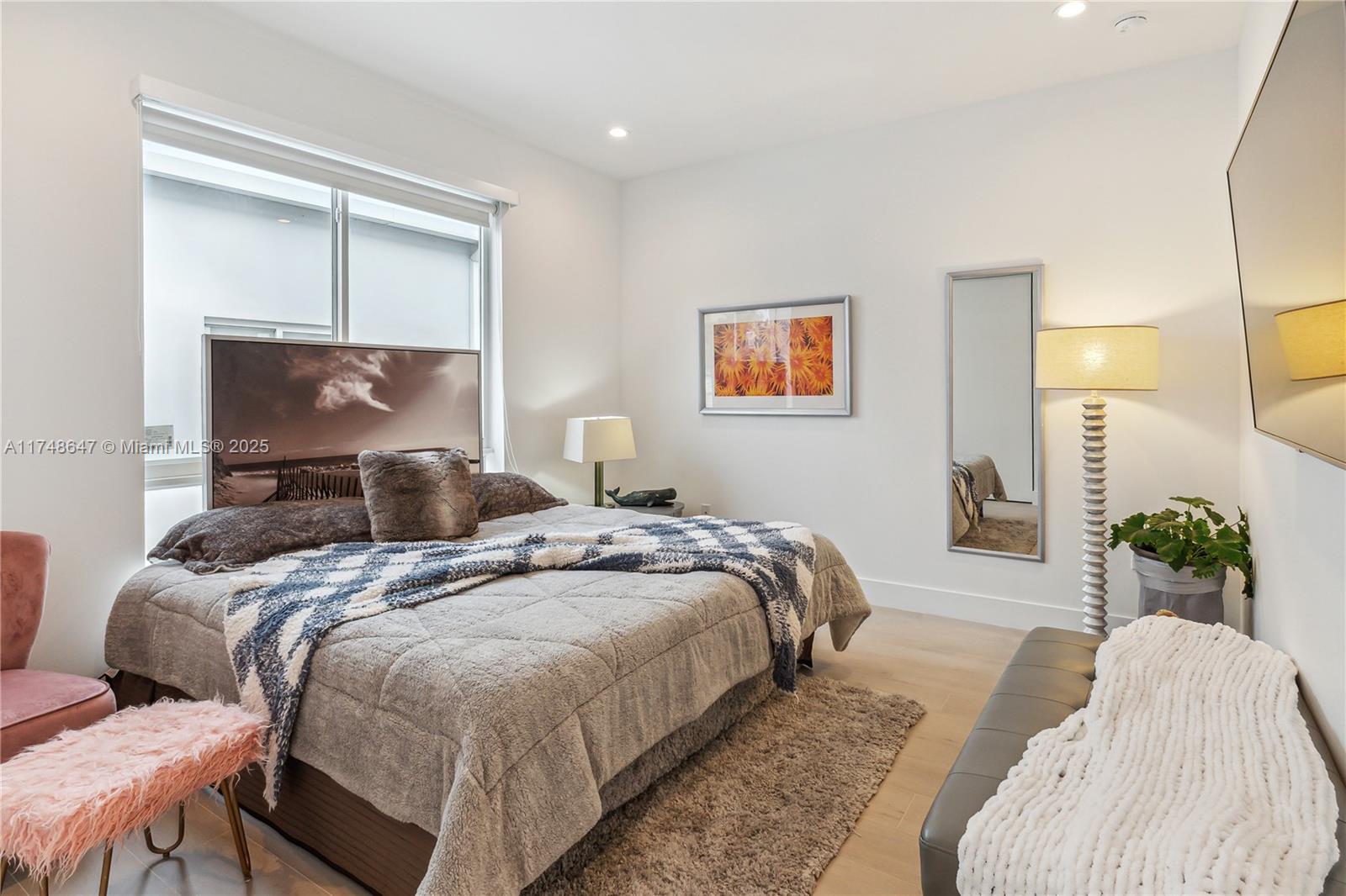 AMND MIAMI SUBURBAN ACRES - Residential Lease