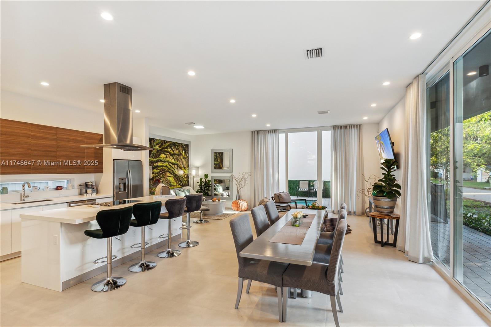 AMND MIAMI SUBURBAN ACRES - Residential Lease