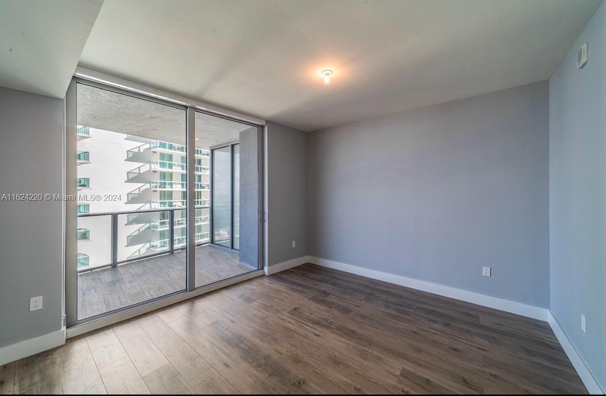 ARIA ON THE BAY CONDO - Residential