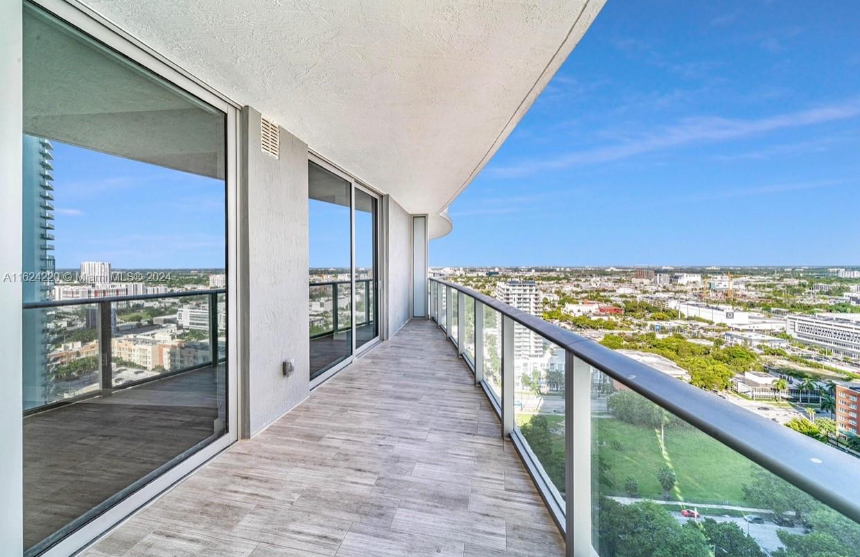 ARIA ON THE BAY CONDO - Residential