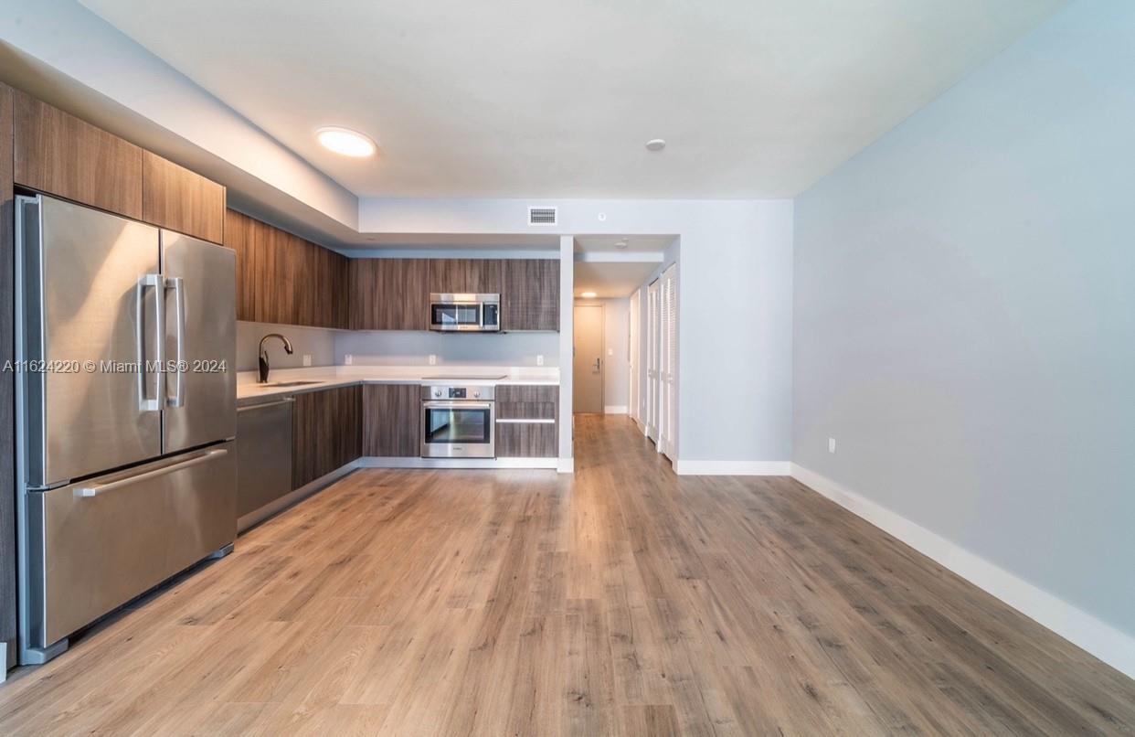 ARIA ON THE BAY CONDO - Residential
