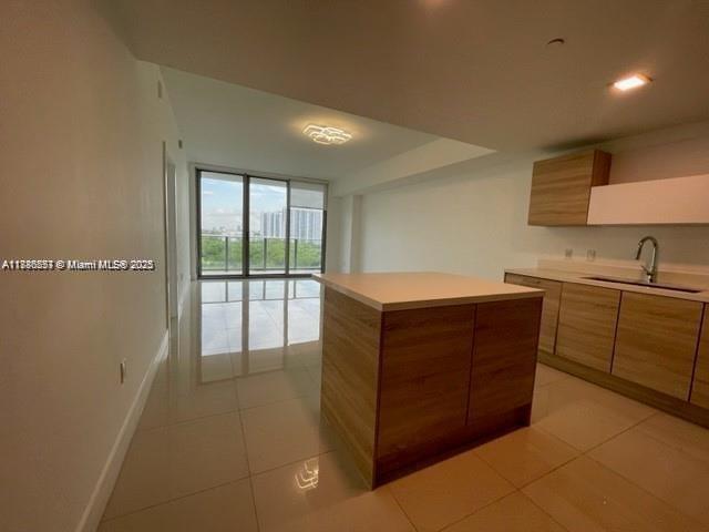 THE HARBOUR NORTH CONDO - Residential Lease