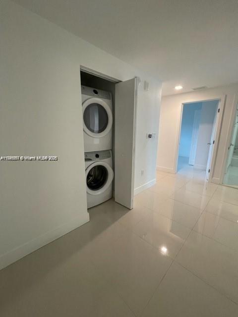 THE HARBOUR NORTH CONDO - Residential Lease