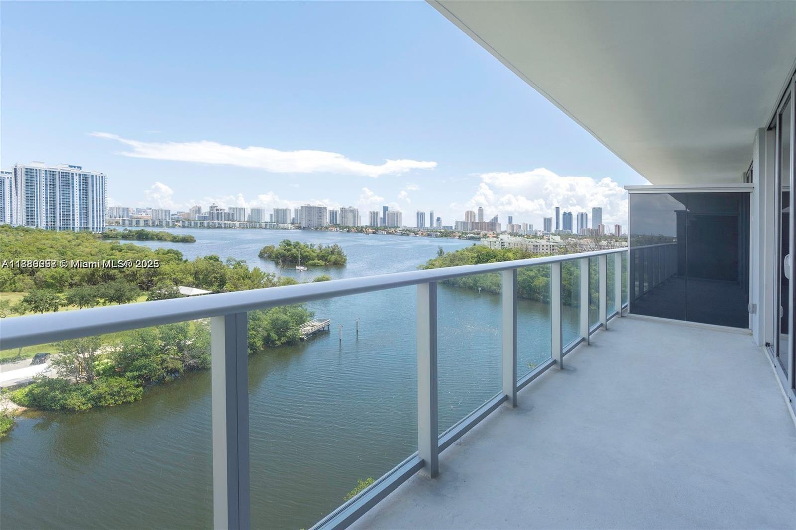 THE HARBOUR NORTH CONDO - Residential Lease
