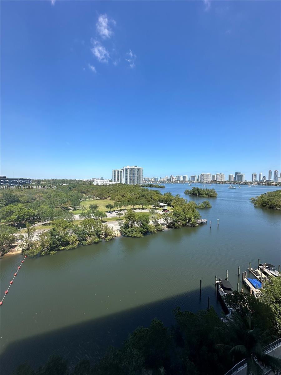 THE HARBOUR NORTH CONDO - Residential Lease
