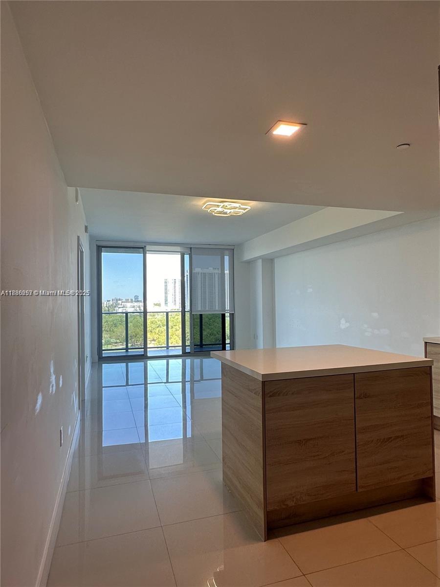 THE HARBOUR NORTH CONDO - Residential Lease
