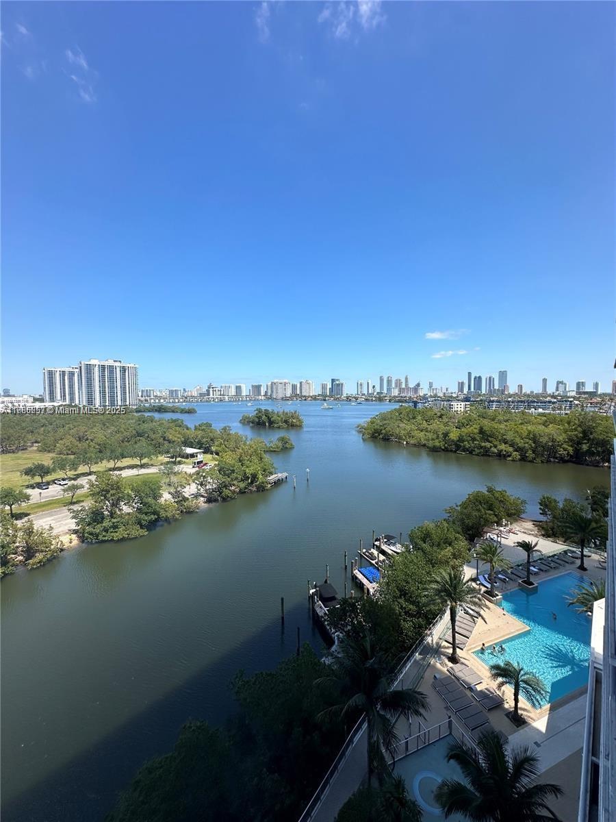 THE HARBOUR NORTH CONDO - Residential Lease