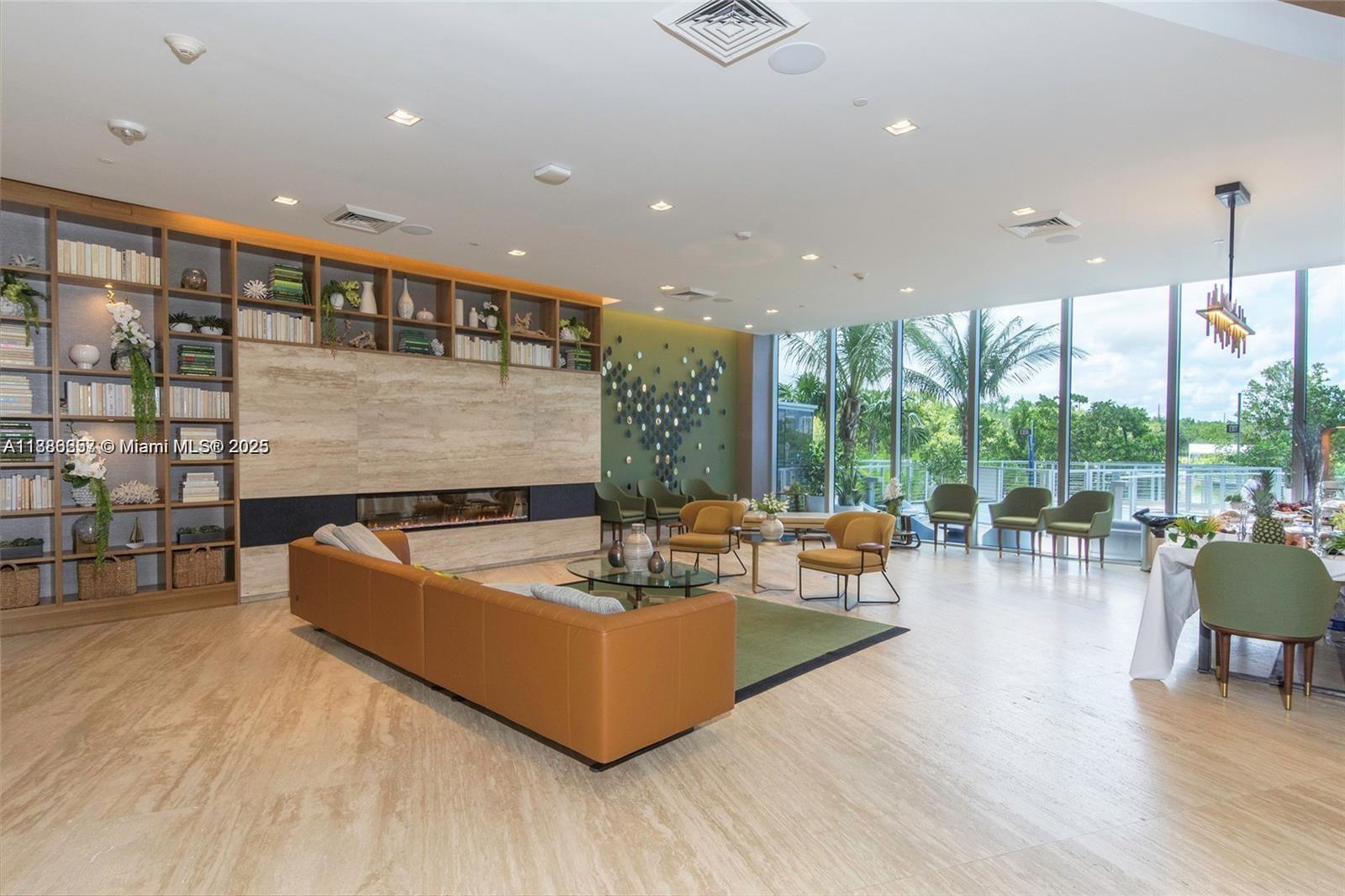 THE HARBOUR NORTH CONDO - Residential Lease